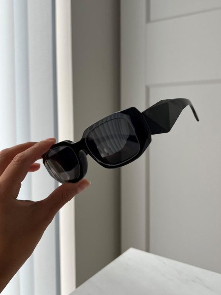 Classic chunky Trendy geometric all black Sunglasses black frame for woman